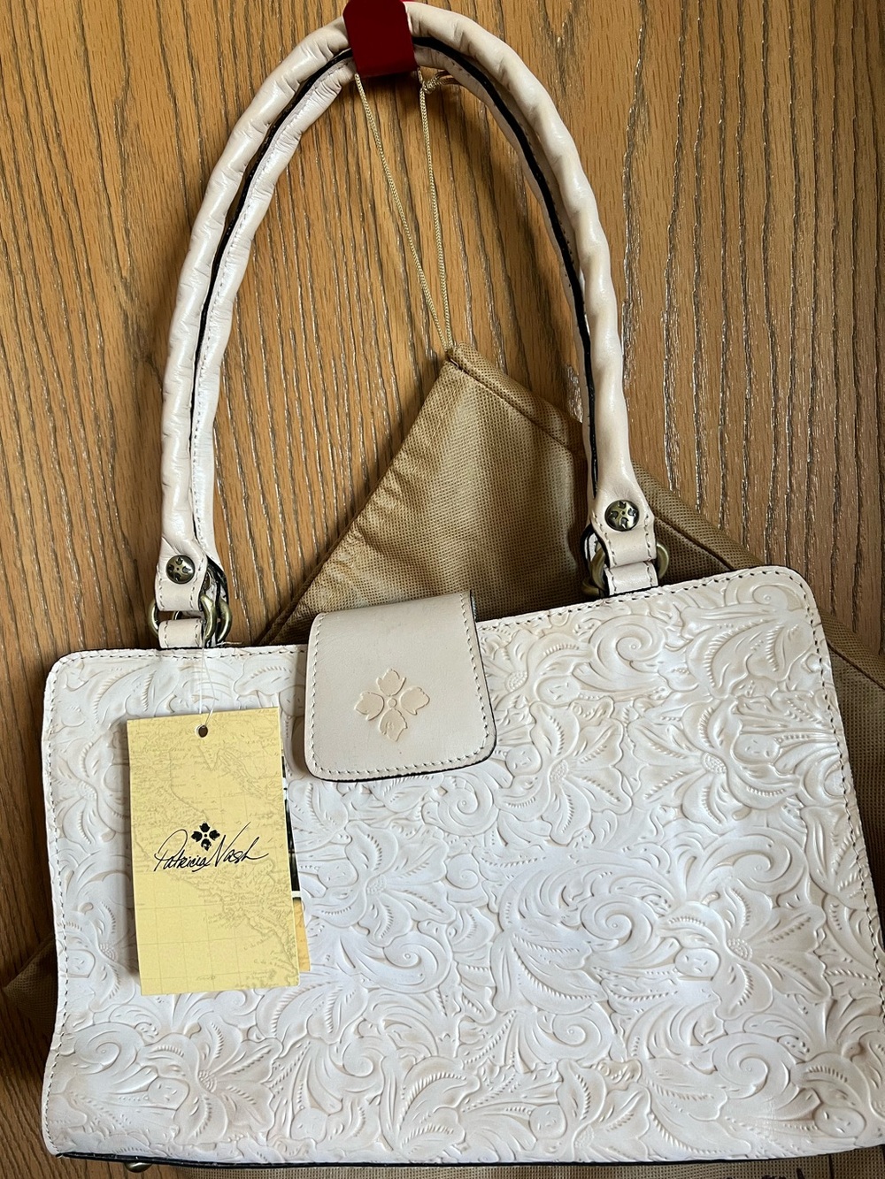 Patricia Nash White Waxed Tuscan Tooled Rienzo Bag NWT dust bag Natural White